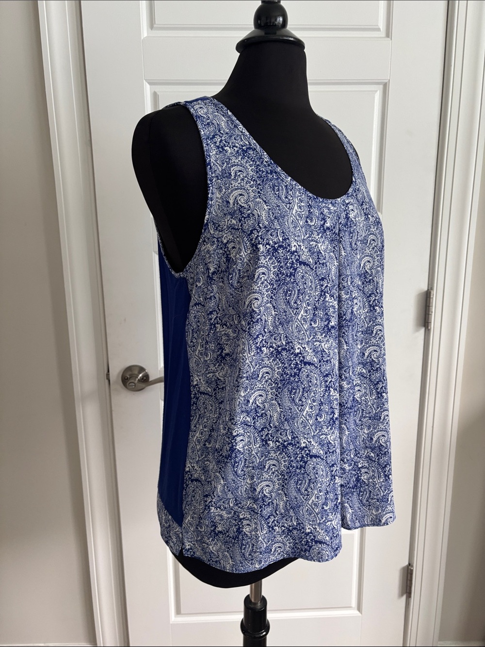 Adrianna Papell Blue and White Paisley Scoop Neck Tank